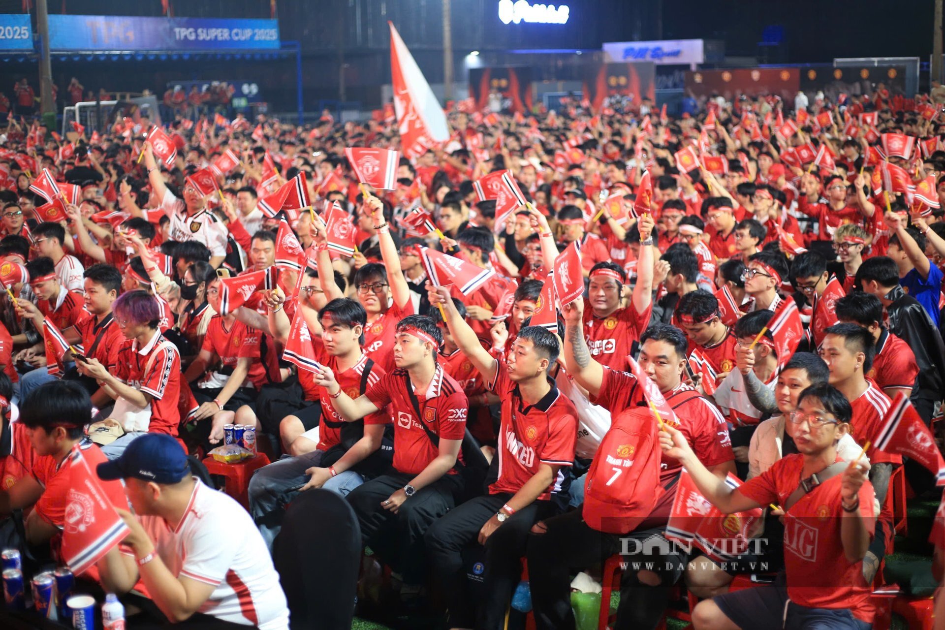Top 5 đội bóng có chính sách fan trung thành ấn tượng nhất?
